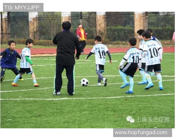 足球队服图片展示各国球队风格与文化特色的完美结合与魅力